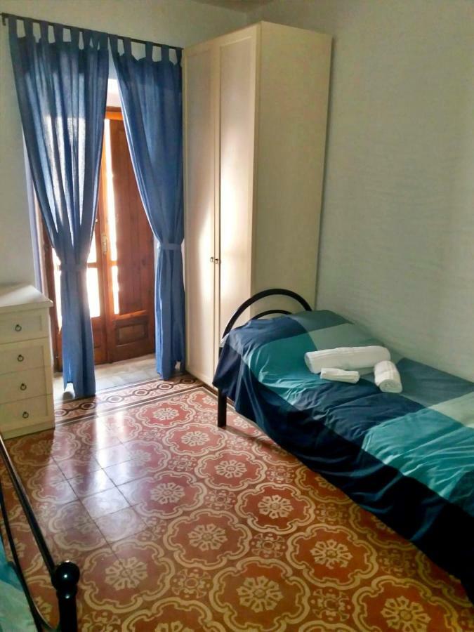 Il Terrazzino Iglesias Bed & Breakfast Bagian luar foto