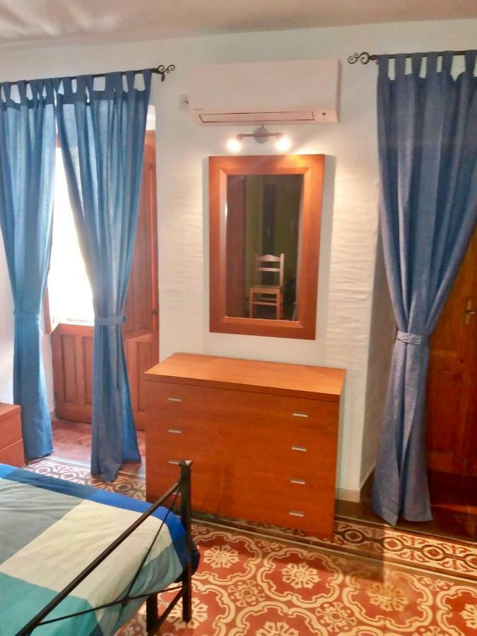 Il Terrazzino Iglesias Bed & Breakfast Bagian luar foto
