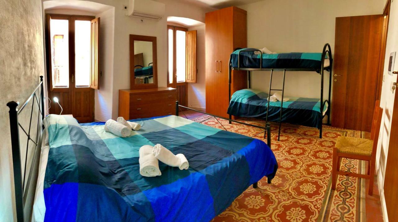 Il Terrazzino Iglesias Bed & Breakfast Bagian luar foto